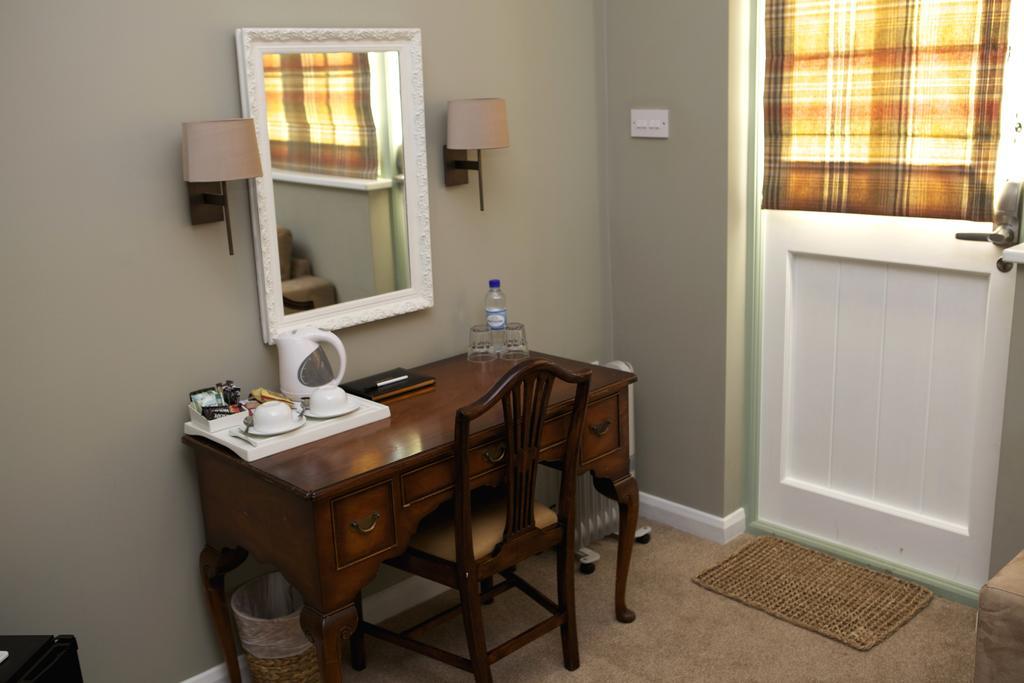 The Bull Inn Lodges Tenterden Room photo